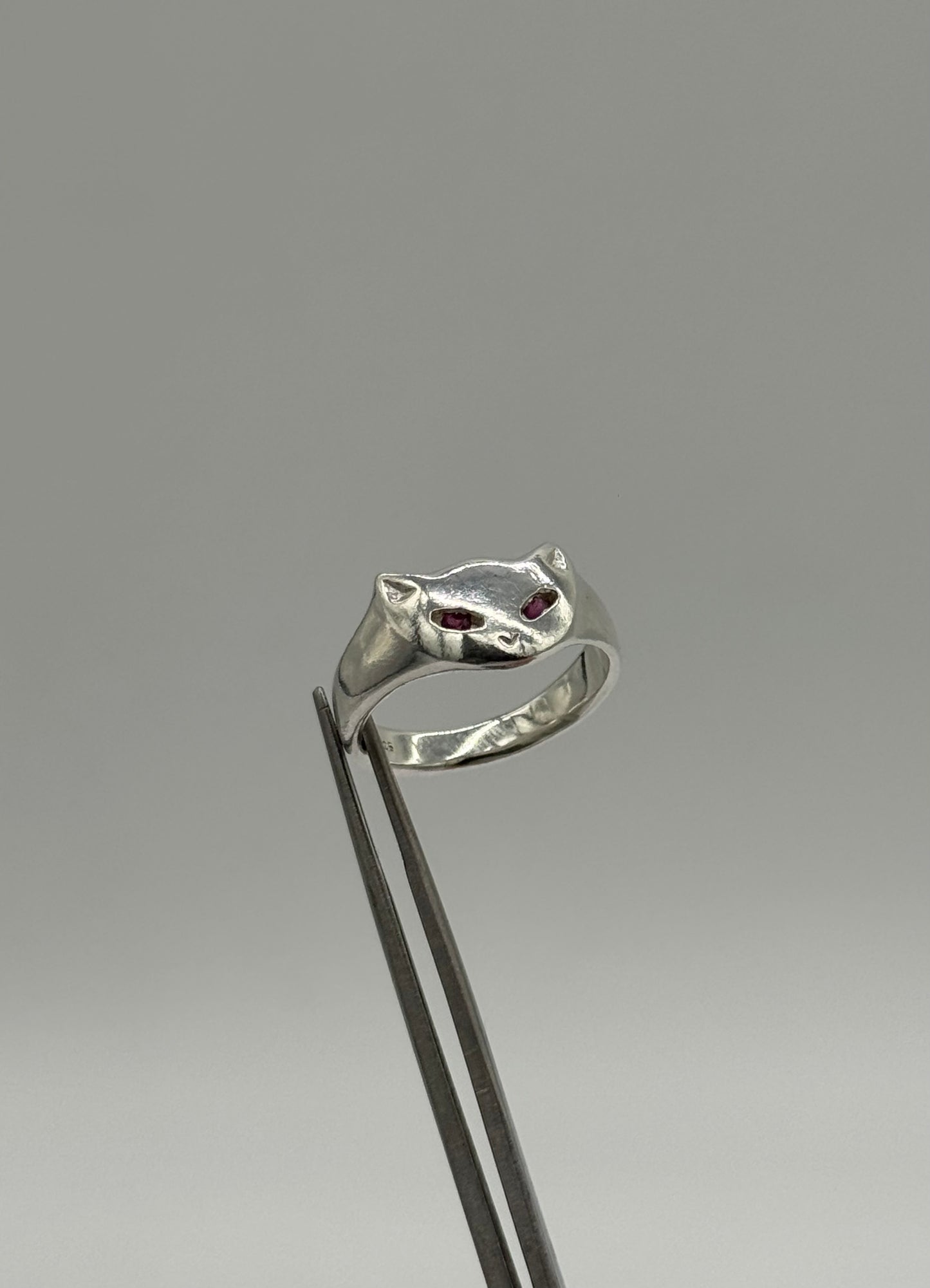 RUBY EYES KITTY ring