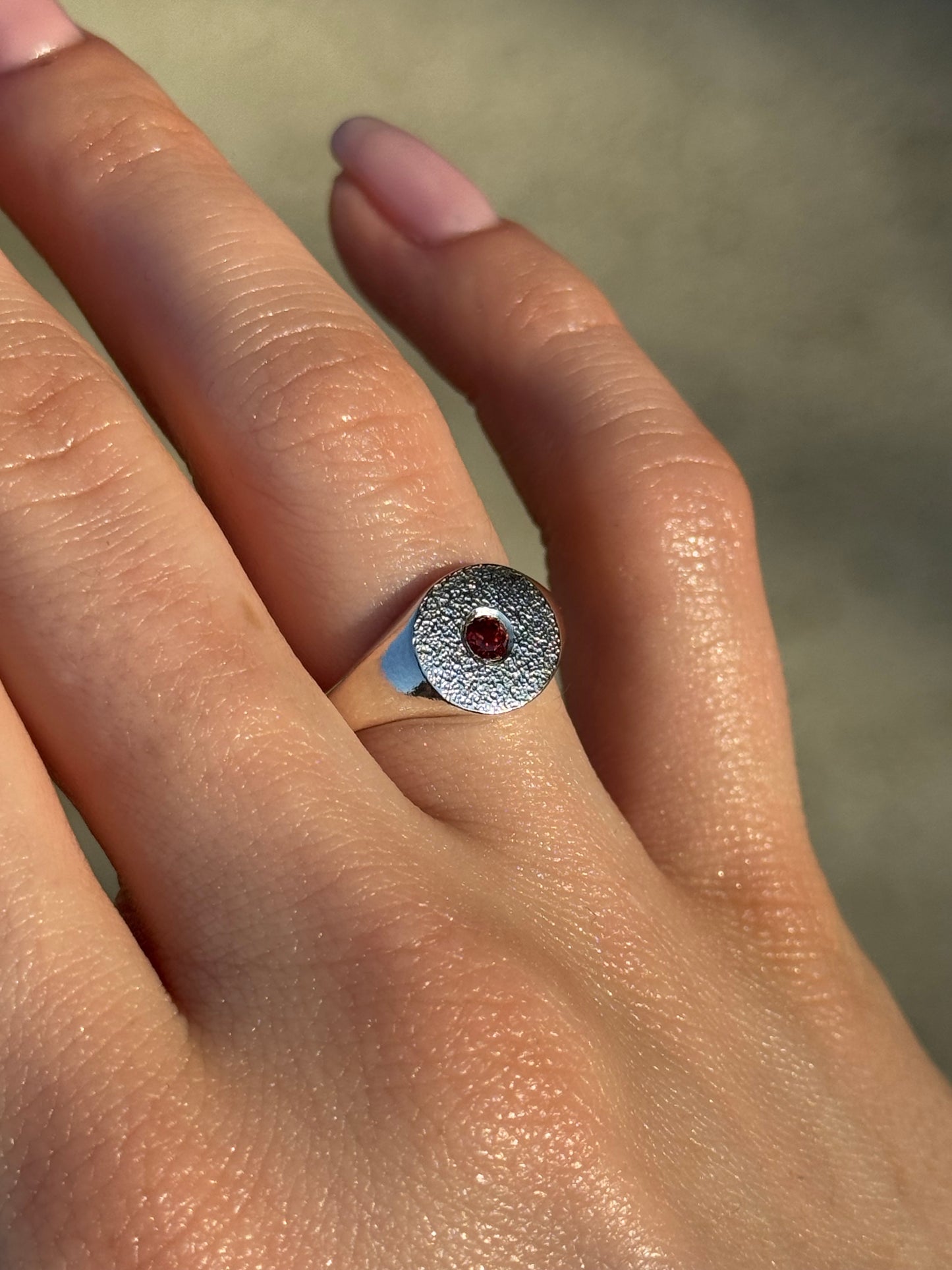 ROUND sygnet - Granat