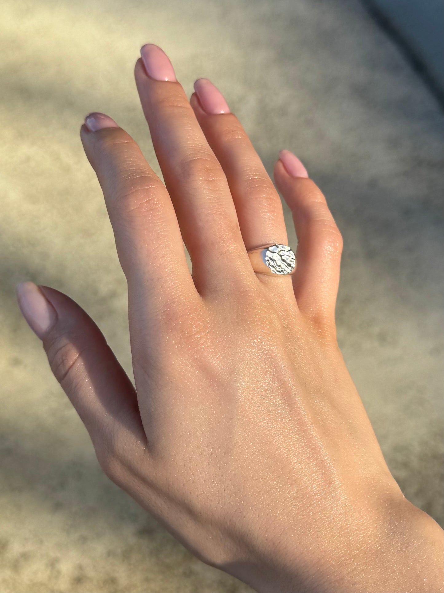 MELT round small signet