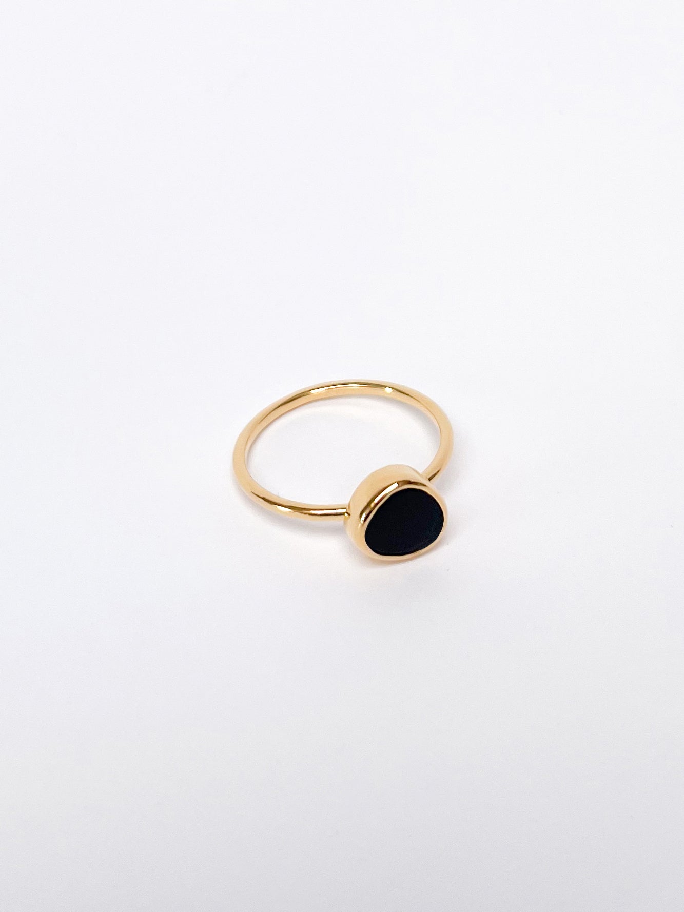 GEM RING - ONYX GOLD