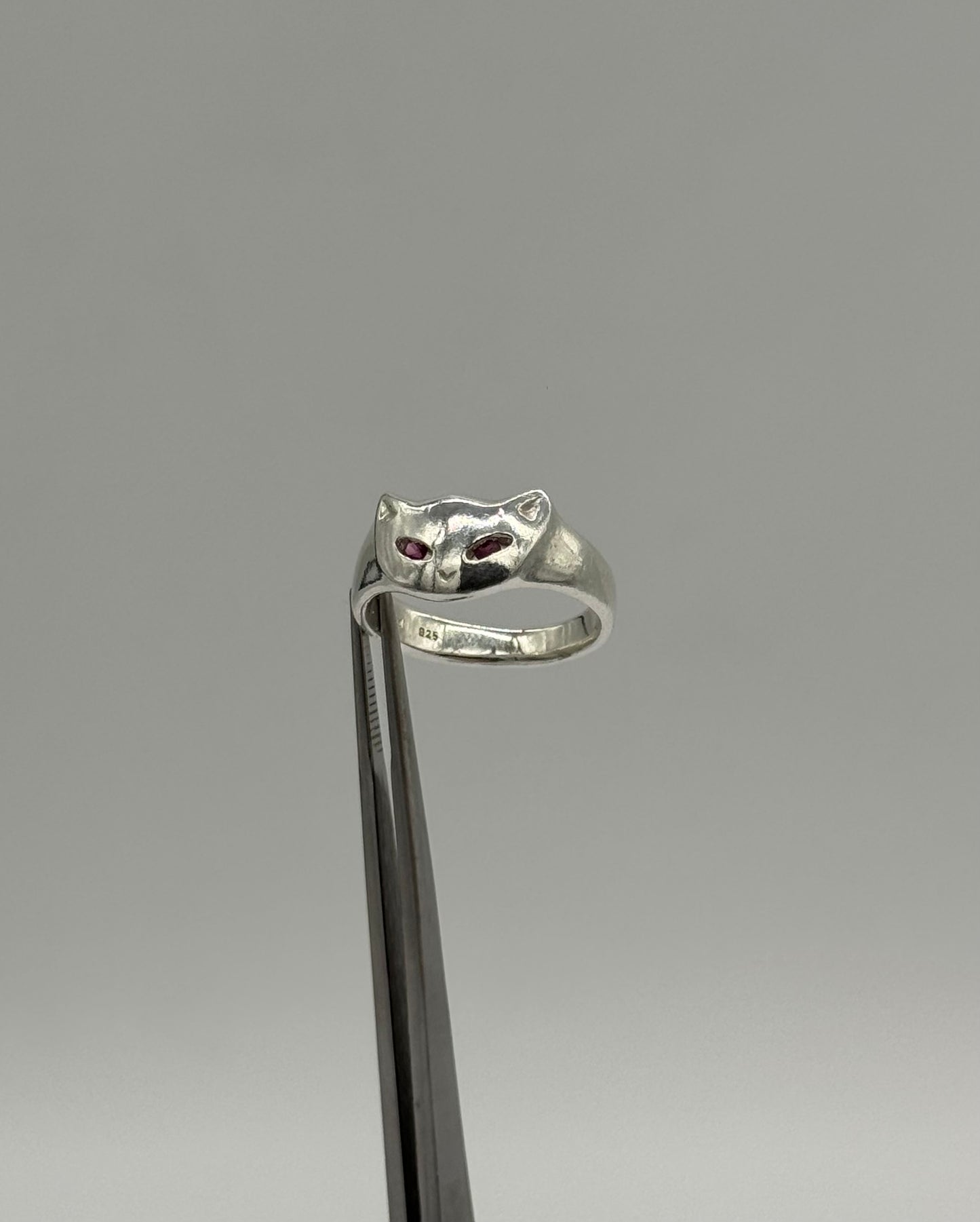 RUBY EYES KITTY ring