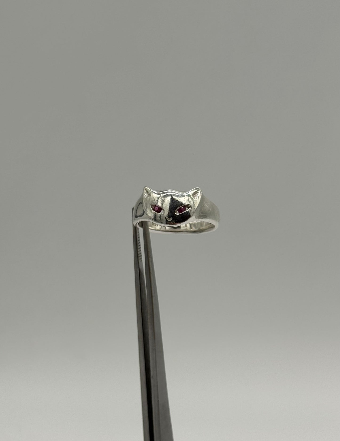 RUBY EYES KITTY ring